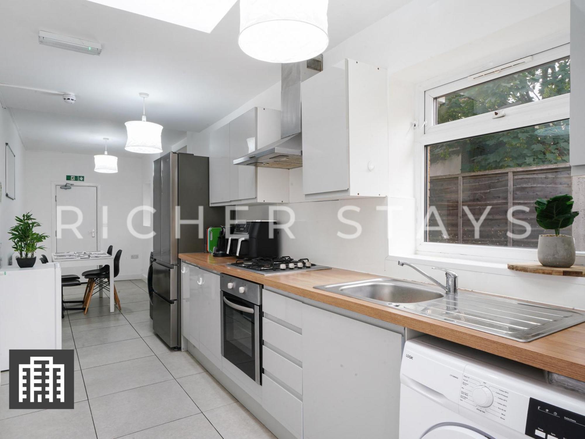 Large Home For Contractors & Families - Garden & Amenities 伦敦 外观 照片