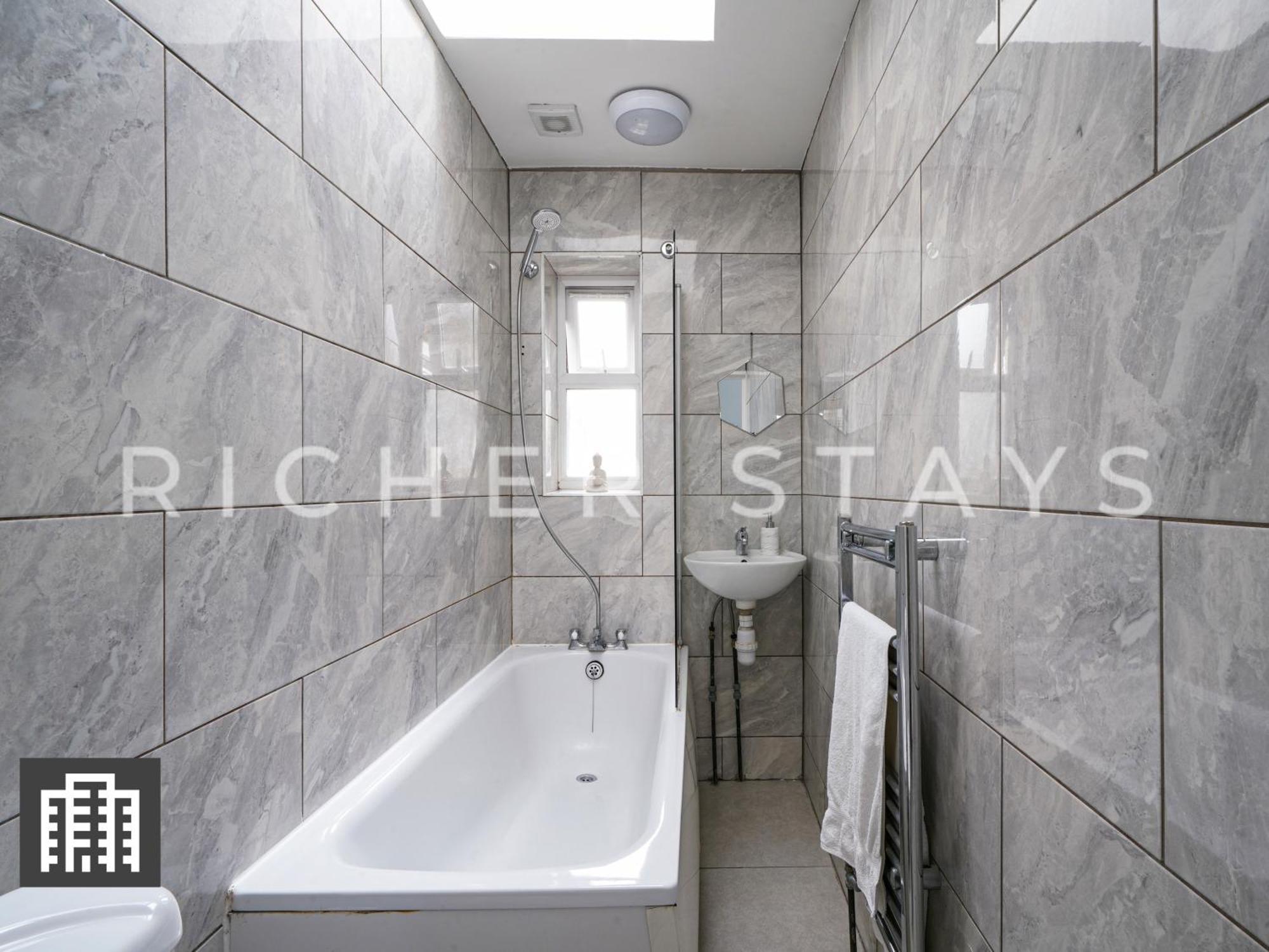 Large Home For Contractors & Families - Garden & Amenities 伦敦 外观 照片